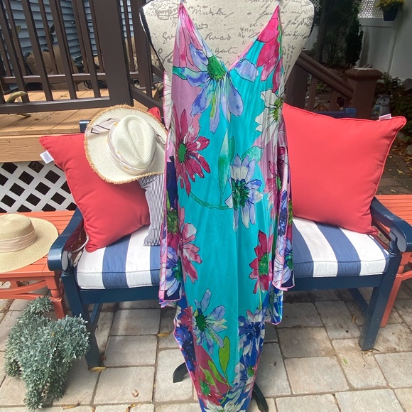 SUMMERTIME SPECTACULAR DRESS - Picture 3 of 4